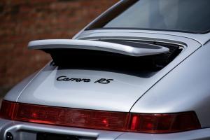 Porsche 911 Carrera RS 3.6 Touring 1992 года  (WW)